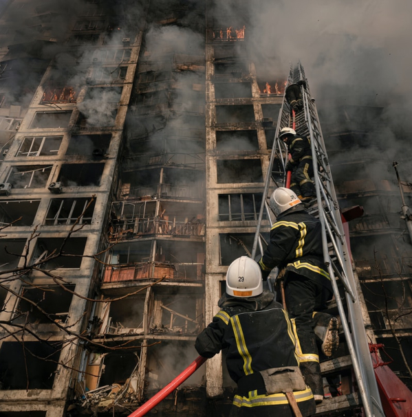rescuers extinguish the fire